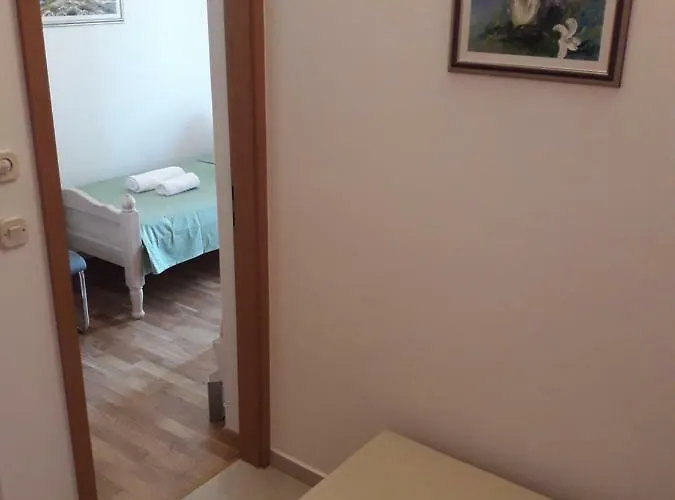 Croaussie In Split Podstrana