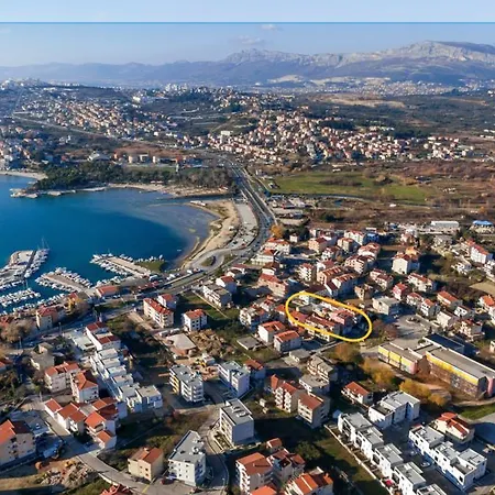 Croaussie In Split Podstrana