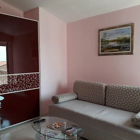 Croaussie In Split Podstrana