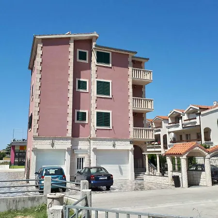 Croaussie In Split * Podstrana