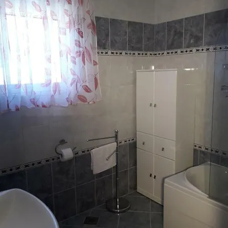 Croaussie In Split Podstrana