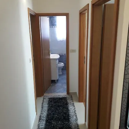 Croaussie In Split Apartment *