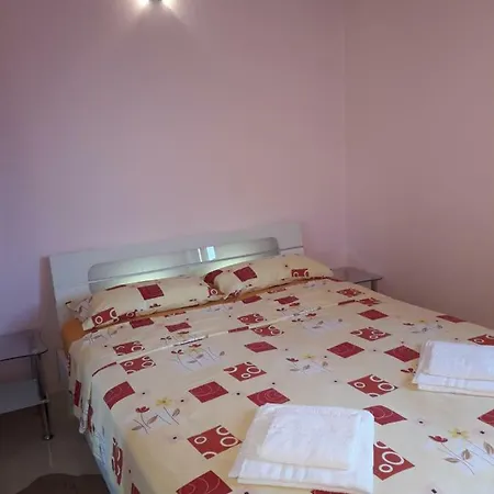 Croaussie In Split Podstrana