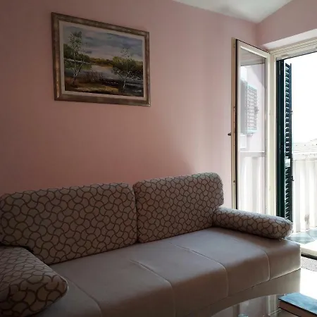 Apartment Croaussie In Split